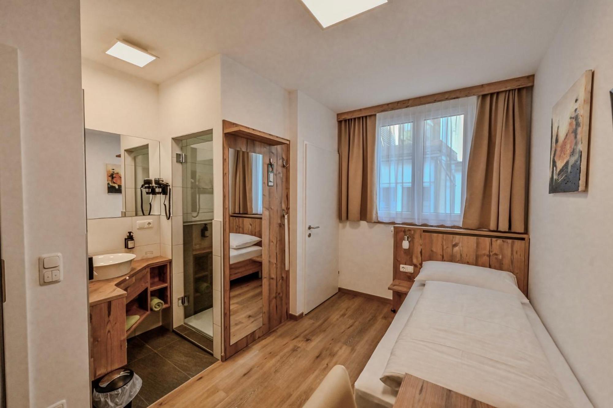 Hotel "City Rooms Wels" Bagian luar foto